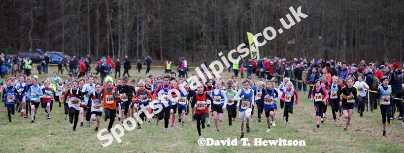 Start of the under-11s, NEHL, Wallington Hall. Photo: David T. Hewitson/Sports for All Pics